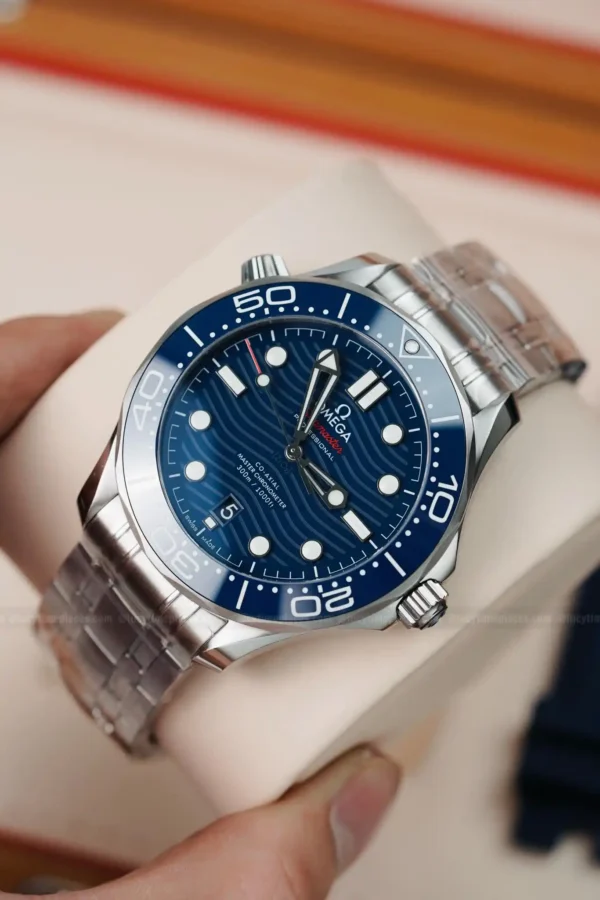 下载 - 2026-09-13T161529.665 Omega Seamaster Diver 300M Co‑Axial Master Chronometer 210.32.42.20.03.001 42mm Blue Dial – VIP Version