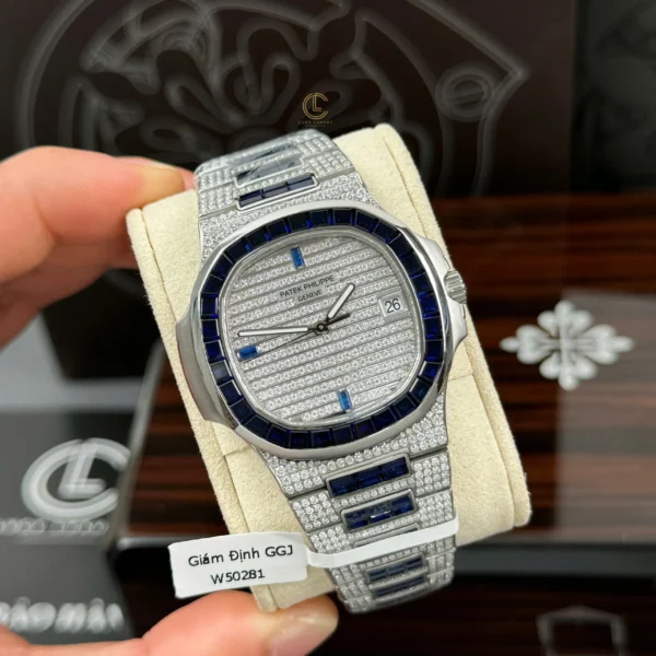 下载 (81) Patek Philippe Nautilus 5711/1A 40mm Demi Baugette Blue Full Moissanite HongKong – Customize Diamod