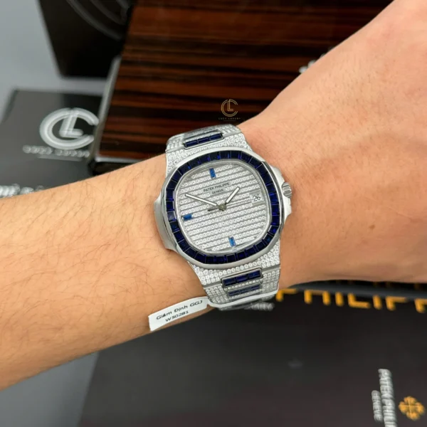下载 (82) Patek Philippe Nautilus 5711/1A 40mm Demi Baugette Blue Full Moissanite HongKong – Customize Diamod