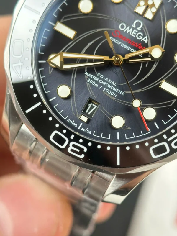 下载 (97) Omega Seamaster Diver 300M James Bond 210.22.42.20.01.004 42mm – VIP Version