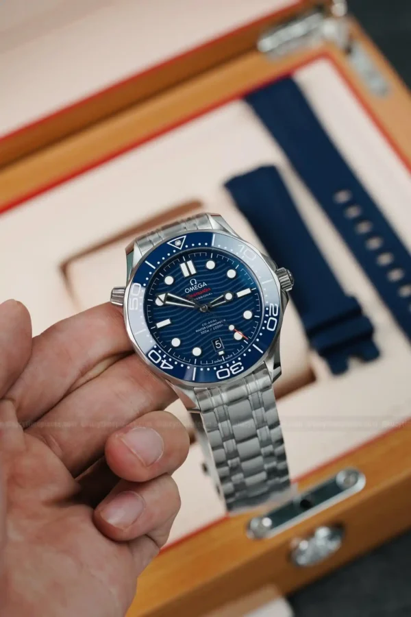 下载 (99) Omega Seamaster Diver 300M Co‑Axial Master Chronometer 210.32.42.20.03.001 42mm Blue Dial – VIP Version